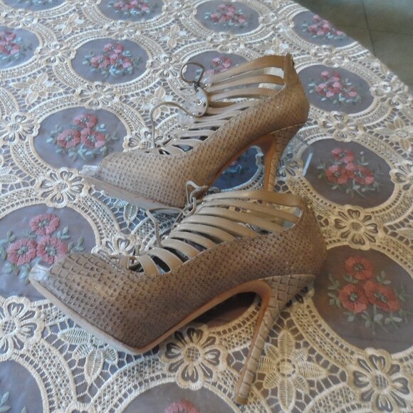 Christian Dior Beige Snake Embosed Lace Up Ankle Boots Size 38 1/2B - Picture 10 of 16